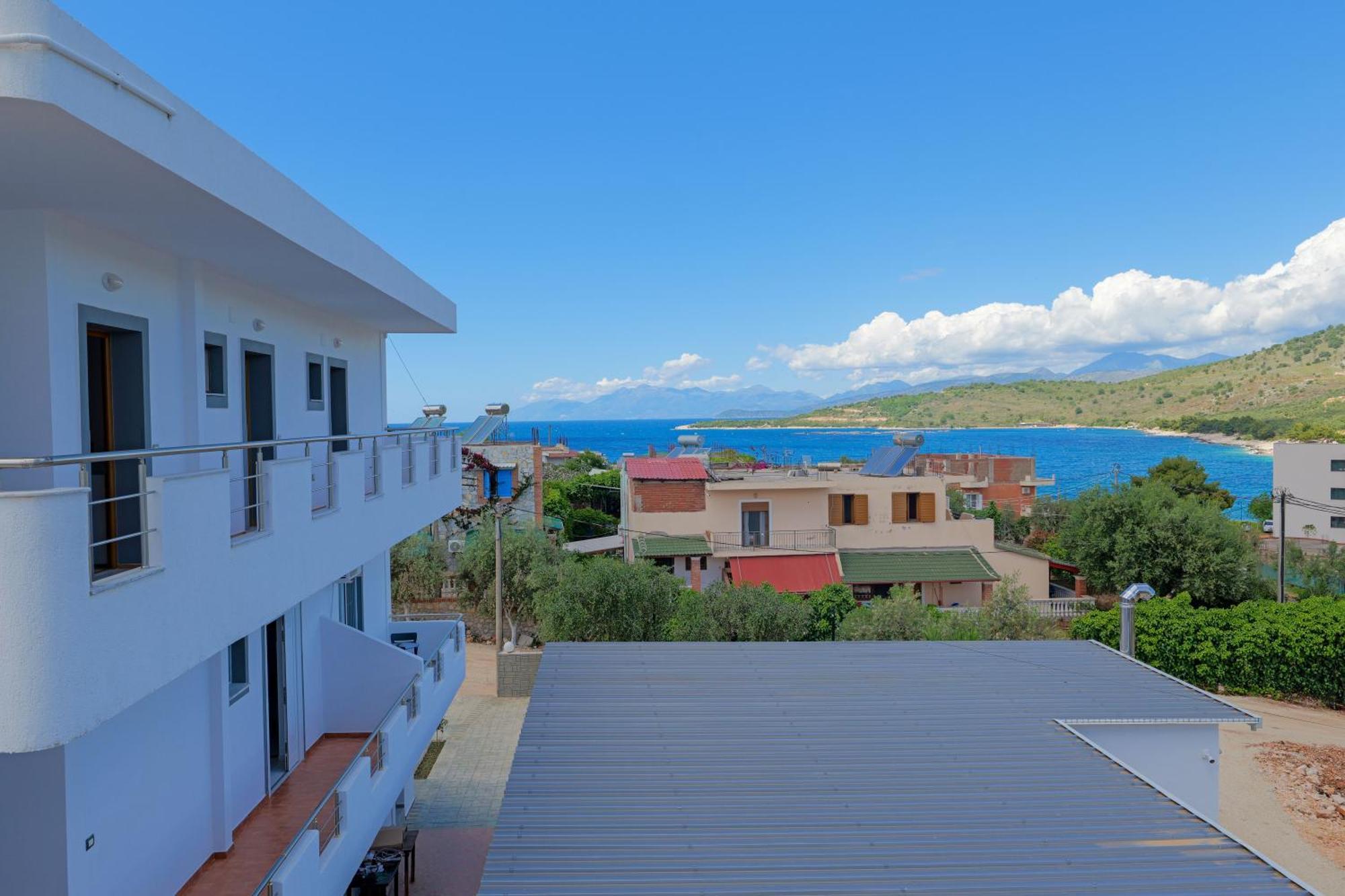 Hotel Deja Vu Ksamil Exteriör bild