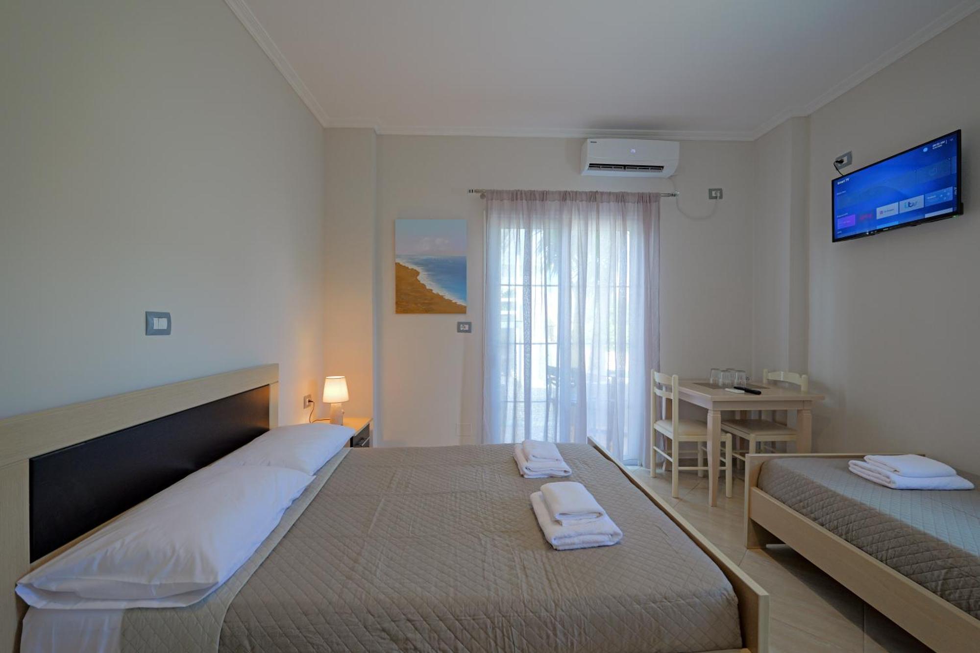 Hotel Deja Vu Ksamil Rum bild