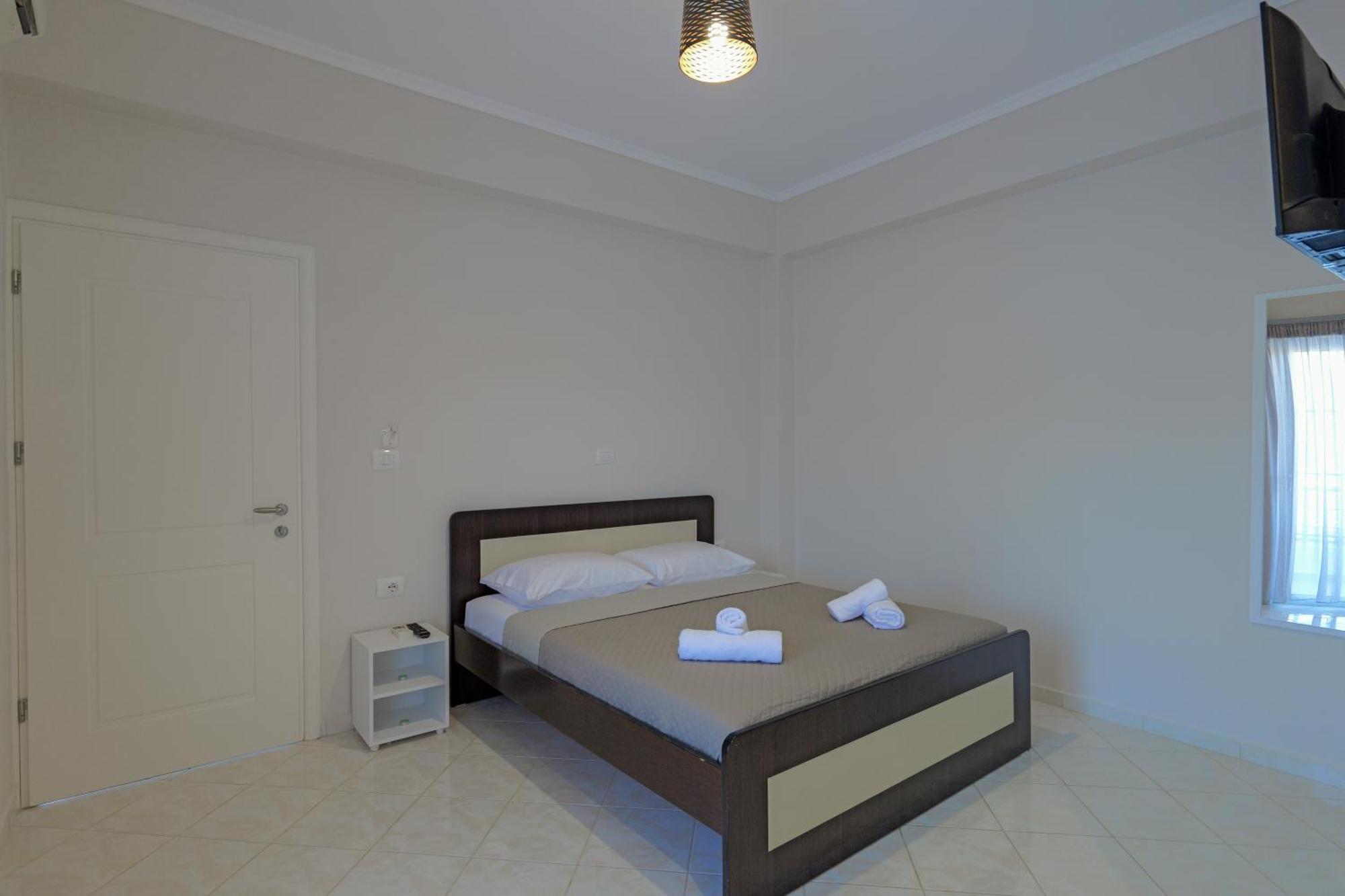 Hotel Deja Vu Ksamil Rum bild
